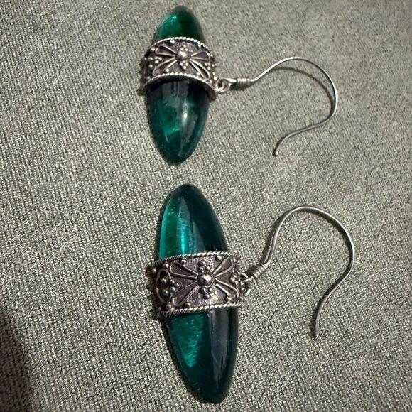STERLING SILVER GREEN GLASS BALI DROP EARRINGS - Picture 13 of 17